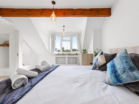 Imperial Wharf Chelsea 3 Bedroom Londra