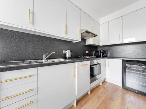 Imperial Wharf Chelsea 3 Bedroom Appartamento Londra