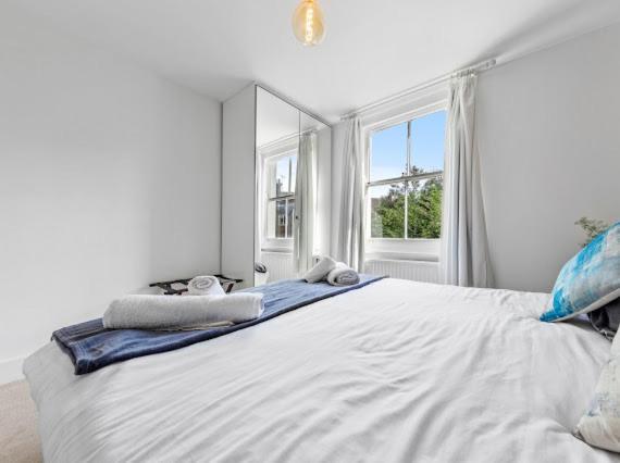 Imperial Wharf Chelsea 3 Bedroom * Londra