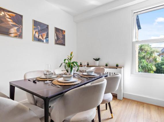 Imperial Wharf Chelsea 3 Bedroom * Londra