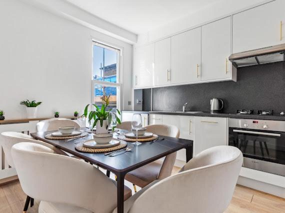 Appartamento Imperial Wharf Chelsea 3 Bedroom *