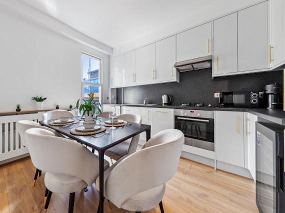 Imperial Wharf Chelsea 3 Bedroom Appartamento